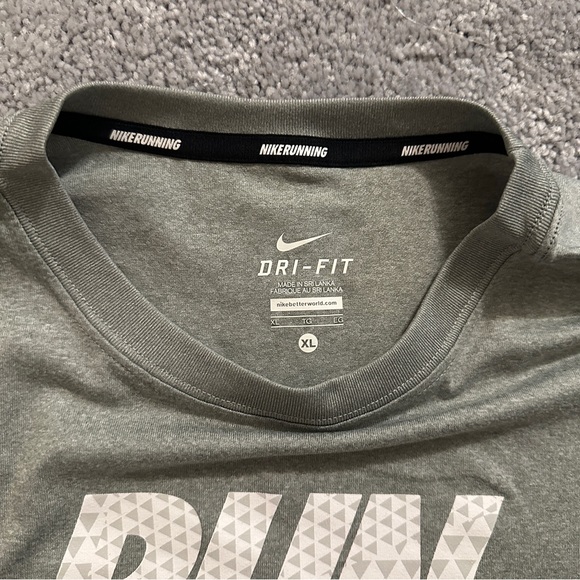 Nike Run Dri-Fit Men’s Athletic Shirt - Picture 4 of 5